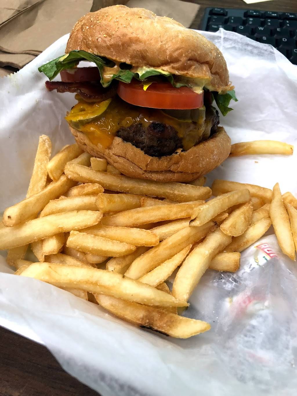 Juniors Pizza and more | restaurant | 3920 N Dean Rd, Orlando, FL 32817, USA | 4076779000 OR +1 407-677-9000