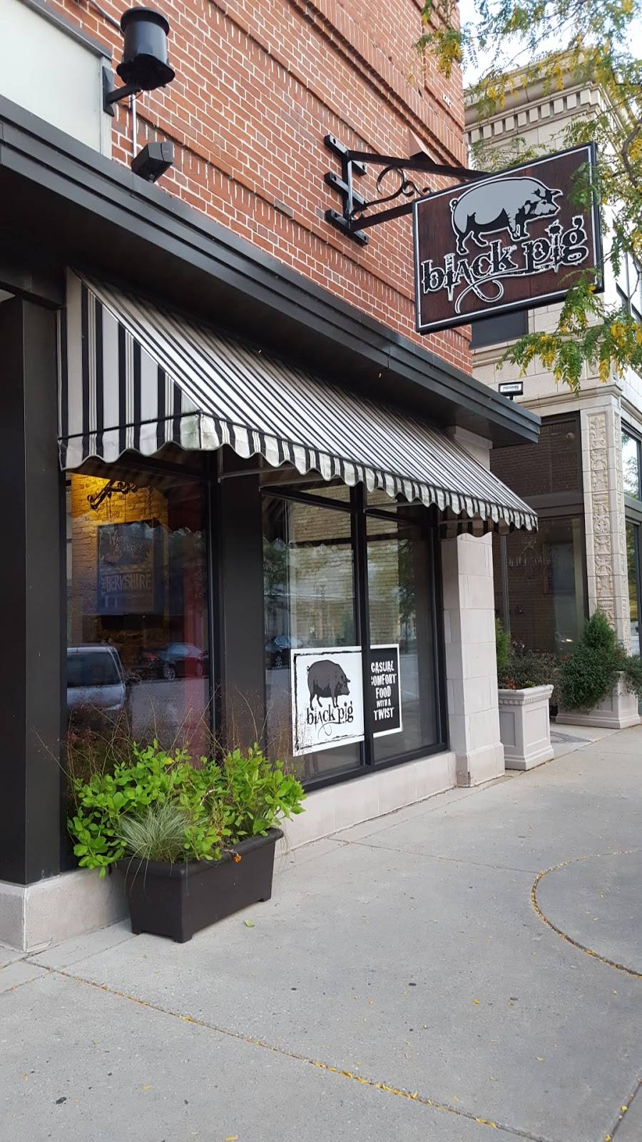 Black Pig | restaurant | 821 N 8th St, Sheboygan, WI 53081, USA | 9204576565 OR +1 920-457-6565