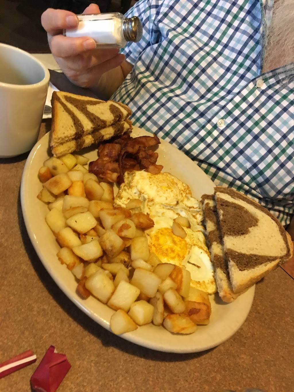 Broadway Grille | restaurant | 107 W Michigan Ave, Marshall, MI 49068, USA | 2697819200 OR +1 269-781-9200