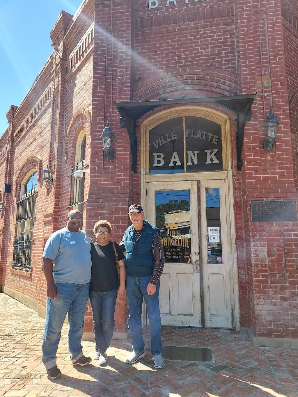 Cafe Evangeline | restaurant | 102 W Main St, Ville Platte, LA 70586, USA | 3373633603 OR +1 337-363-3603