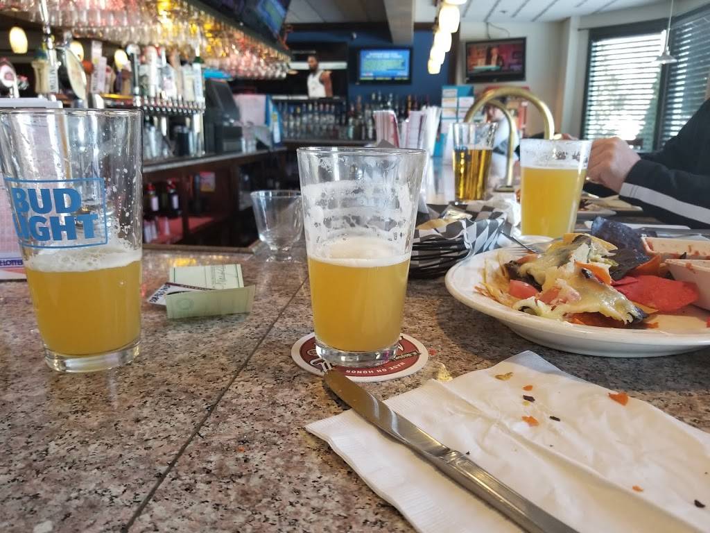 Draught House Bar & Grill | restaurant | 42 W Boylston St, West Boylston, MA 01583, USA | 5088354722 OR +1 508-835-4722