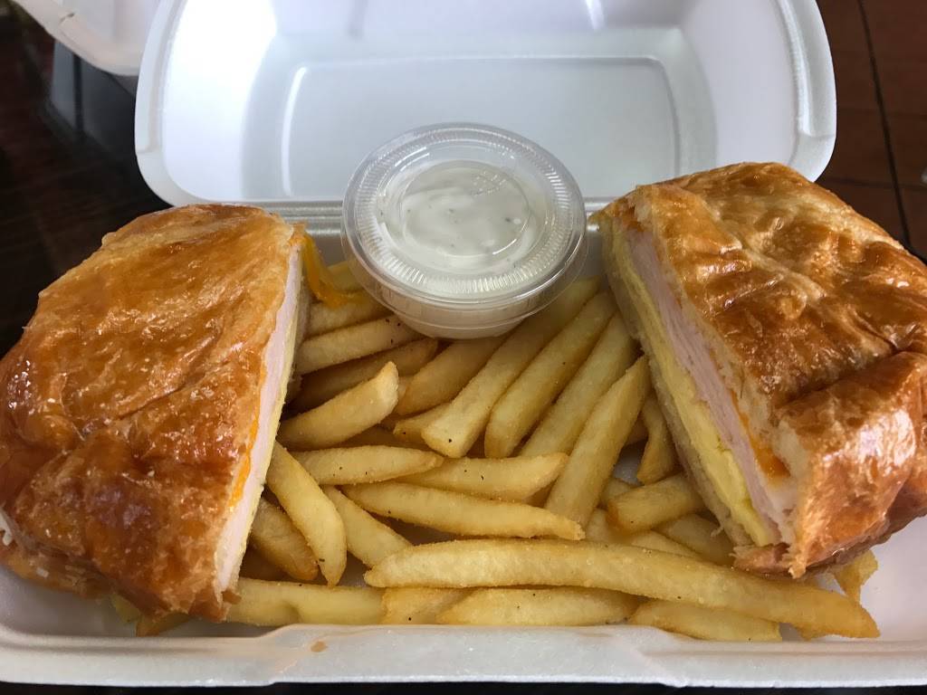 Rainbow Donuts Cafe & Deli | bakery | 3831 E Thunderbird Rd, Phoenix, AZ 85032, USA | 6029233414 OR +1 602-923-3414