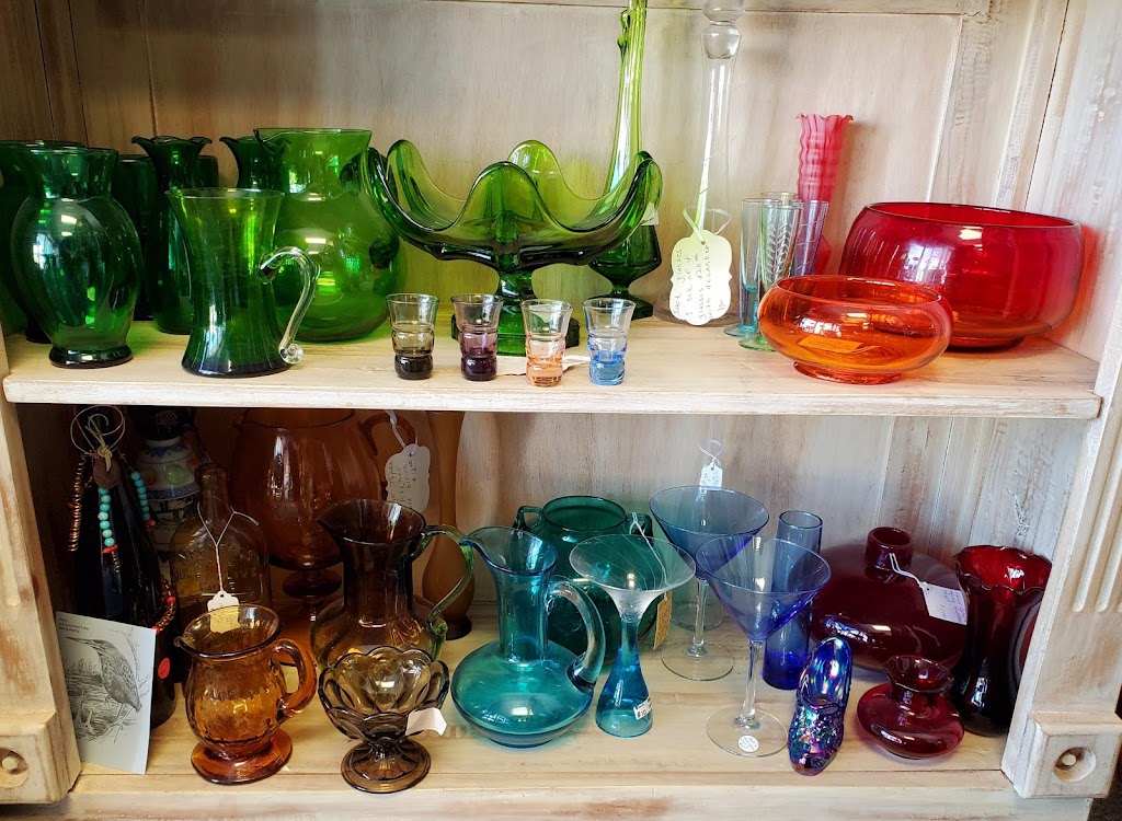 Sissys Treats & Treasures | cafe | 205 N Main St, Seymour, WI 54165, USA | 9208330477 OR +1 920-833-0477