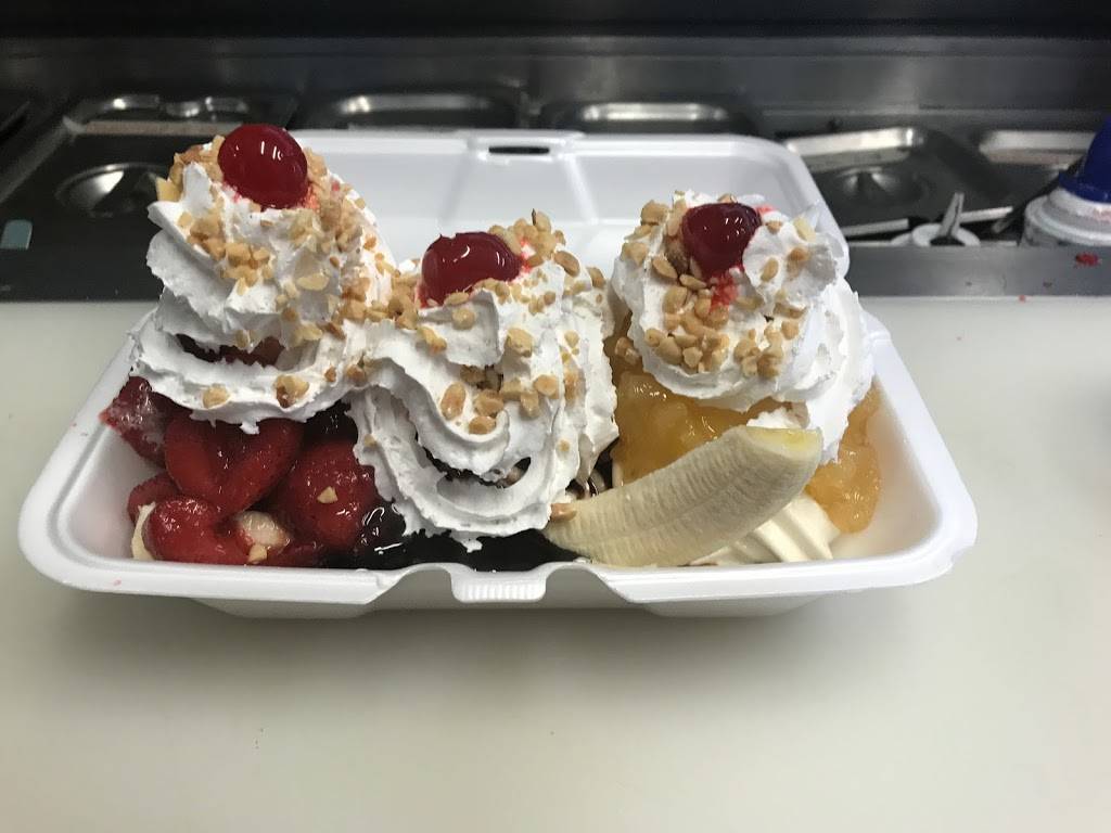 Tootsies Ice Cream & More | restaurant | 210 N K Ave, Vinton, IA 52349, USA | 3194725300 OR +1 319-472-5300