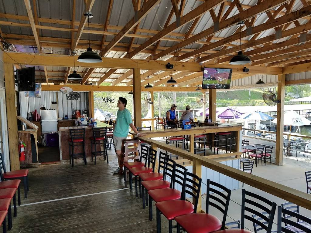 Aqua Yacht Harbor Grille | restaurant | 3832 MS-25, Iuka, MS 38852, USA | 6624235811 OR +1 662-423-5811