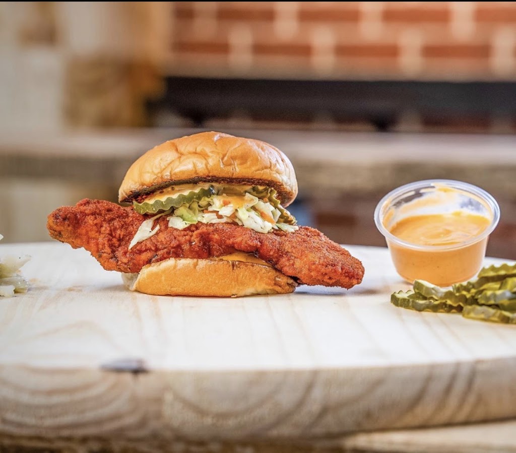 Main Chick Hot Chicken | restaurant | 6614 Atlantic Ave, Long Beach, CA 90805, USA | 5624231411 OR +1 562-423-1411