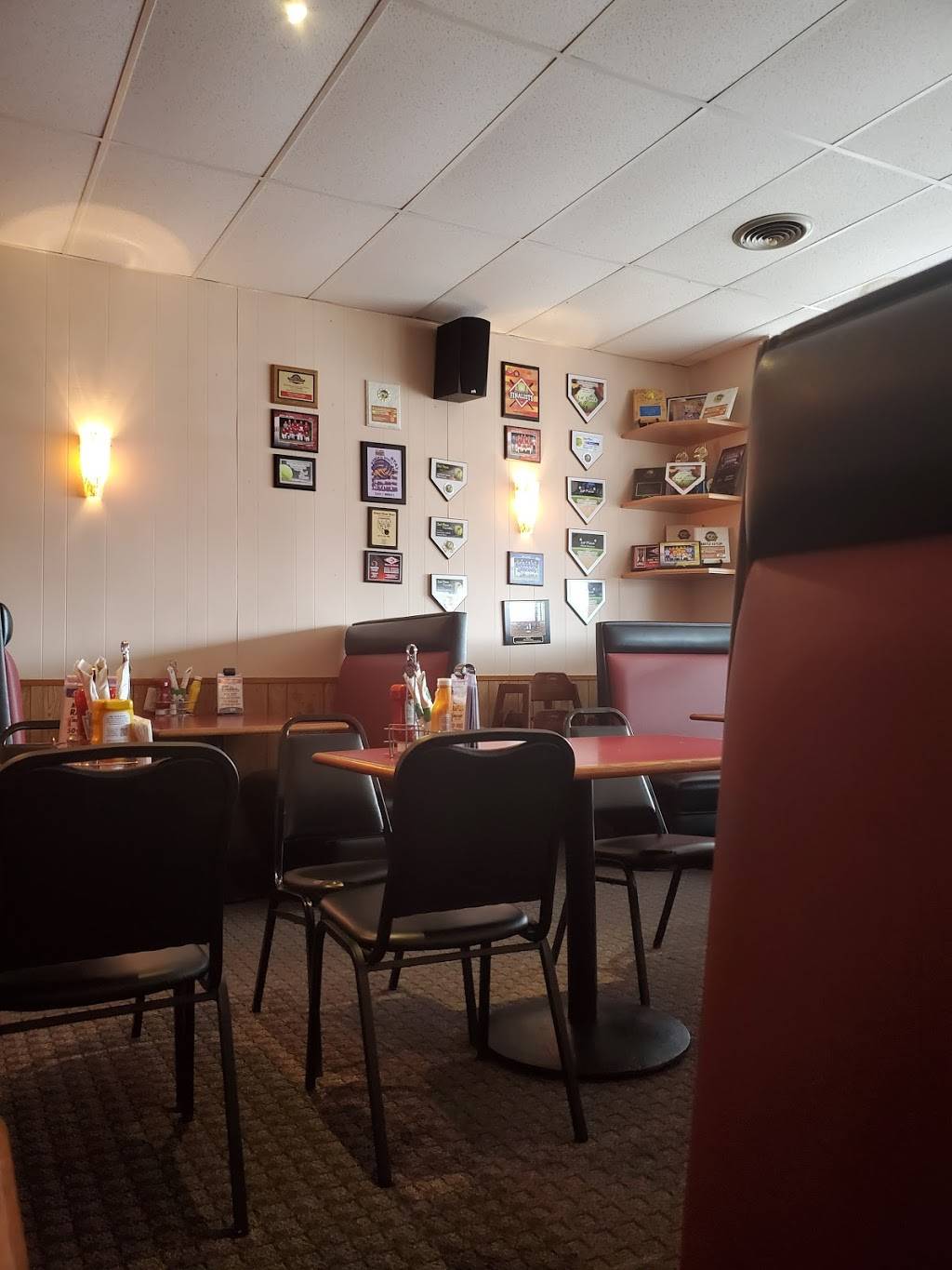 MTs on 8th | restaurant | 2022 Veterans Dr, St Cloud, MN 56303, USA | 3202520800 OR +1 320-252-0800