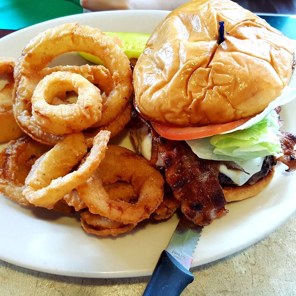 Village Cafe | cafe | 719 Washington St, Newton, MA 02458, USA | 6177955200 OR +1 617-795-5200