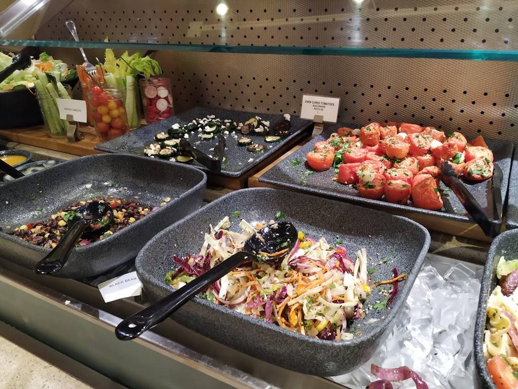 Favourites Dining Room | restaurant | 555 Rexdale Blvd, Etobicoke, ON M9W 5L2, Canada | 4166757223 OR +1 416-675-7223