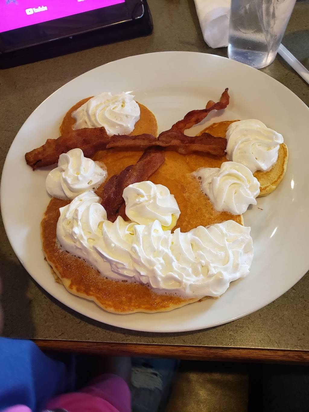 Sams Ferndale Grill | restaurant | 21468 Woodward Ave, Ferndale, MI 48220, USA | 2483991620 OR +1 248-399-1620