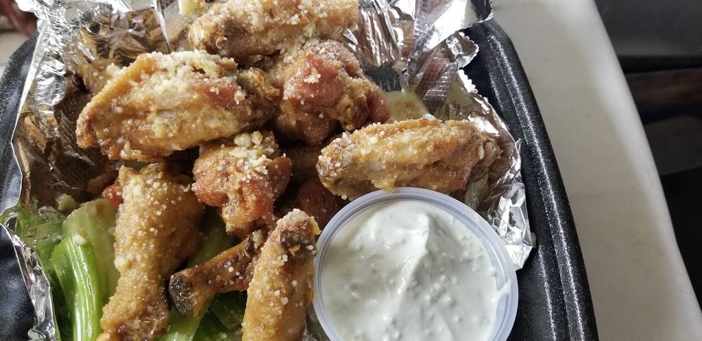 Carls Pizza Kitchen | restaurant | 9 South Ave, Webster, NY 14580, USA | 5852361819 OR +1 585-236-1819