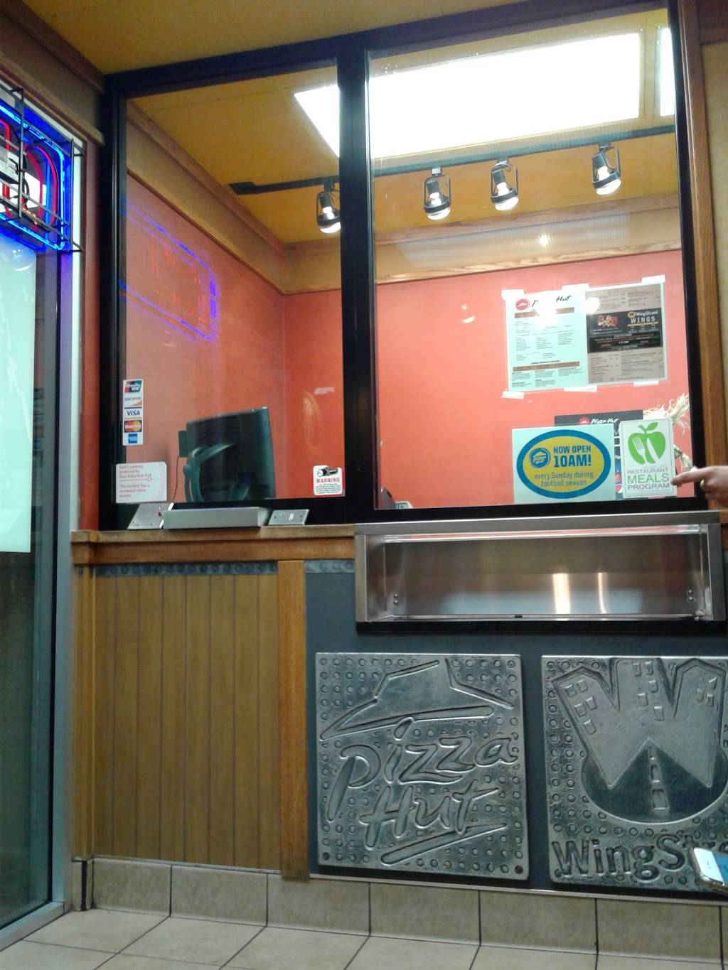 Pizza Hut | restaurant | 1740 Euclid Ave, San Diego, CA 92105, USA | 6192627800 OR +1 619-262-7800