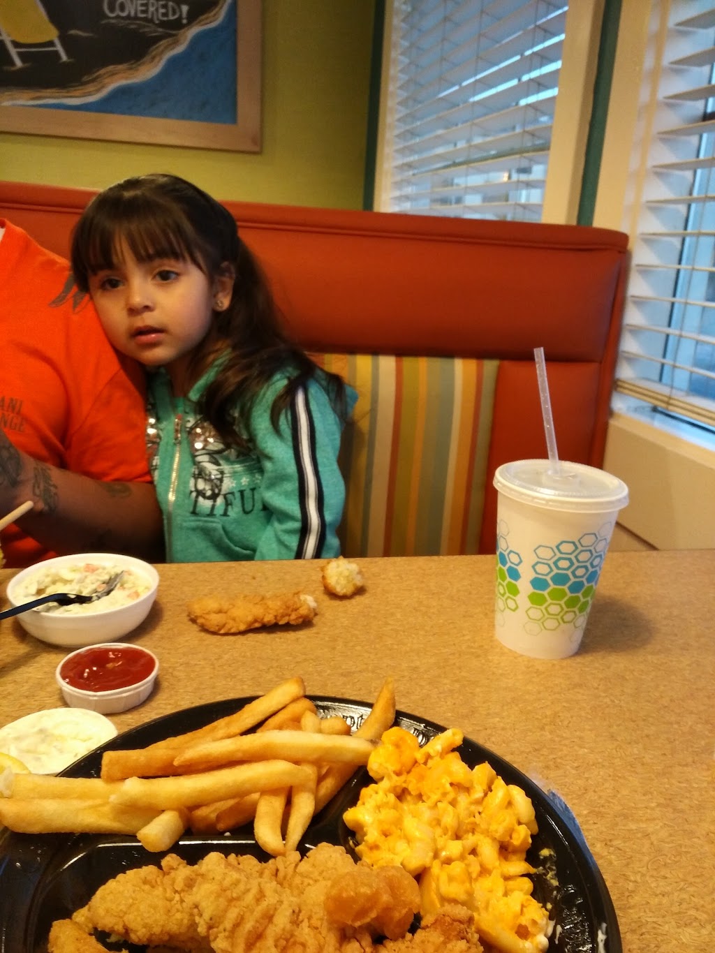 Captain Ds | restaurant | 3630 N Fwy Rd, Pueblo, CO 81008, USA | 7195434402 OR +1 719-543-4402