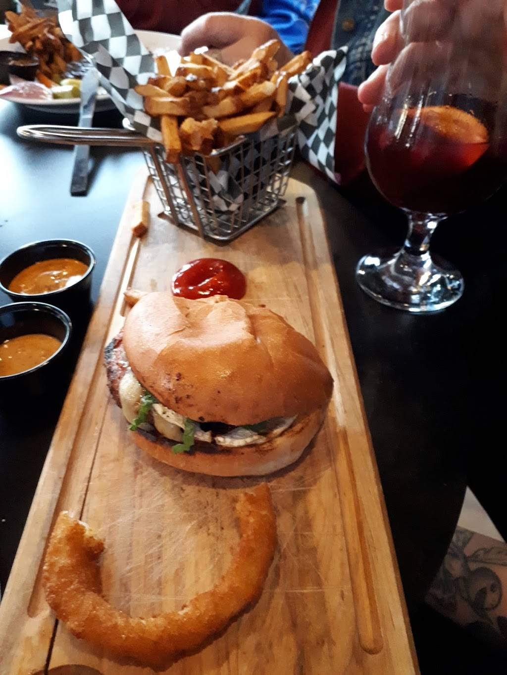 La Chambre No. 1 | restaurant | 816 Boulevard des Seigneurs, Terrebonne, QC J6W 1V1, Canada | 4508241424 OR +1 450-824-1424