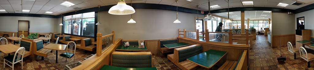 Burger King | restaurant | 197 Main St, Stoneham, MA 02180, USA | 7814385029 OR +1 781-438-5029