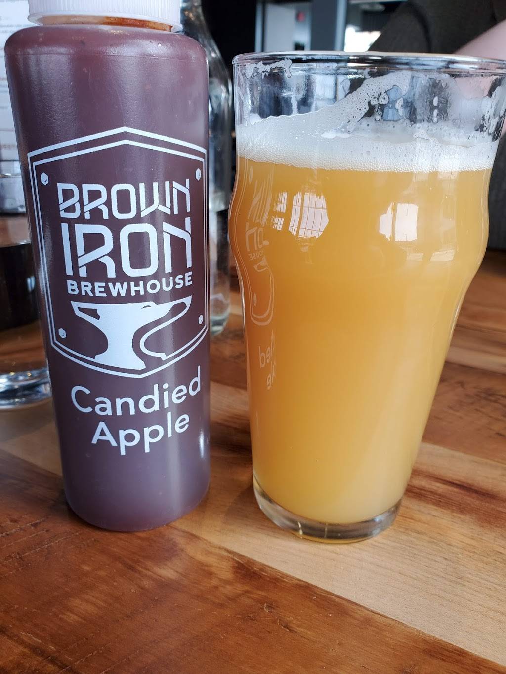 Brown Iron Brewhouse Royal Oak | restaurant | 30955 Woodward Ave Suite 510, Royal Oak, MI 48073, USA | 2489512659 OR +1 248-951-2659