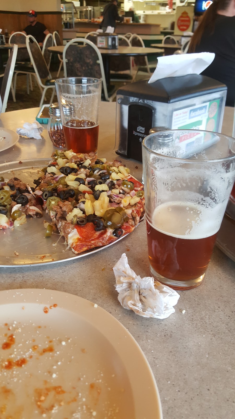 Angelos Pizza Parlor | restaurant | 725 N Main St, Phoenix, OR 97535, USA | 5415351535 OR +1 541-535-1535