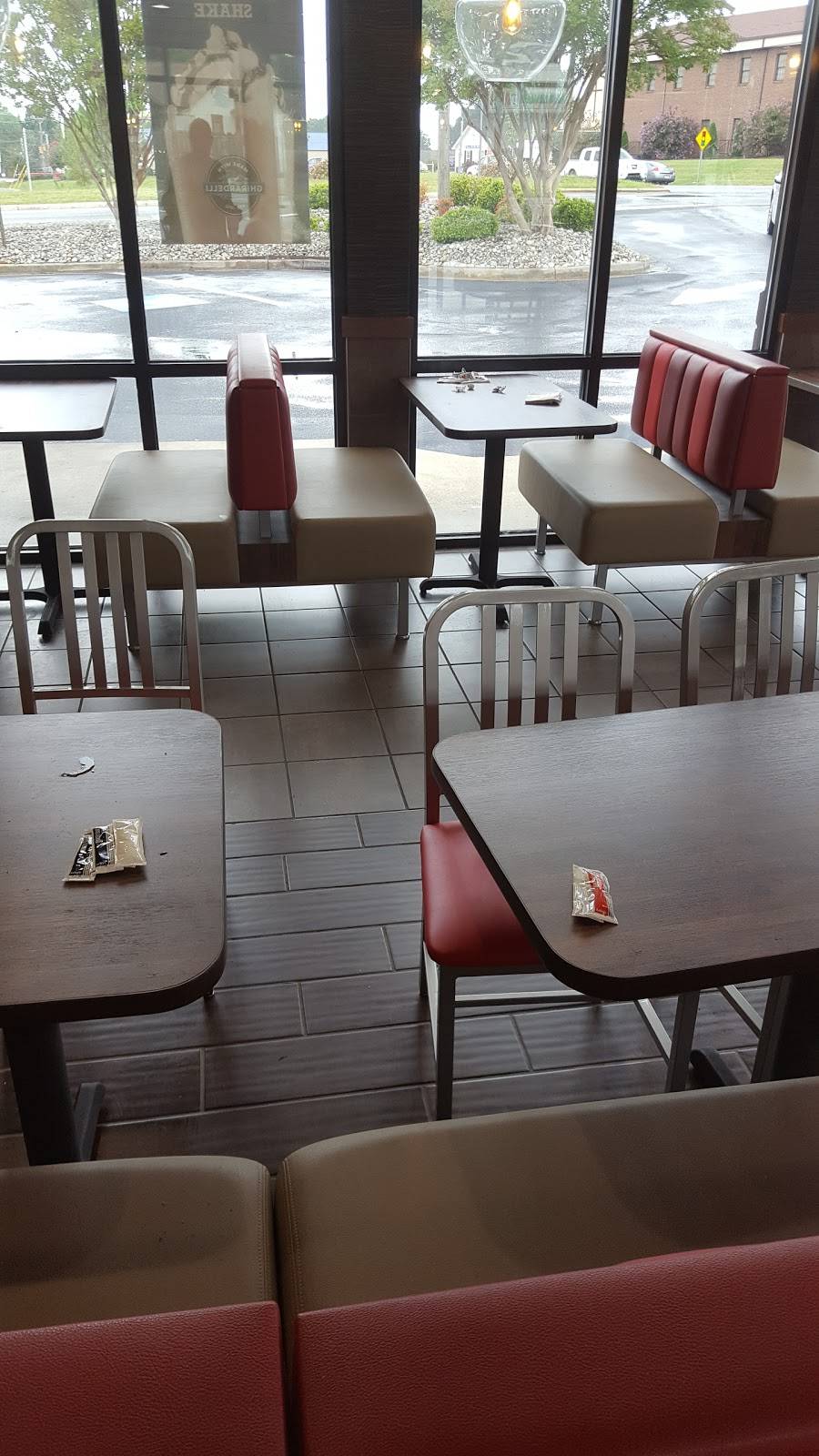 Arbys | restaurant | 2216 E Main St, Lincolnton, NC 28092, USA | 7047360408 OR +1 704-736-0408