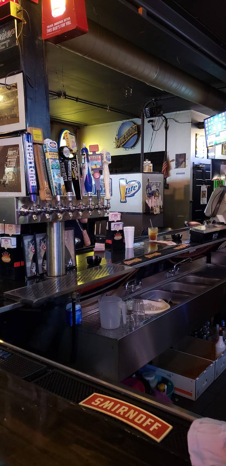 BS Bar And Grill | restaurant | 10471 St Charles Rock Rd, St Ann, MO 63074, USA | 3144234111 OR +1 314-423-4111