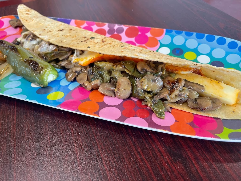 7 mieles | restaurant | 1400 S Neltnor Blvd #100, West Chicago, IL 60185, USA | 6302068036 OR +1 630-206-8036