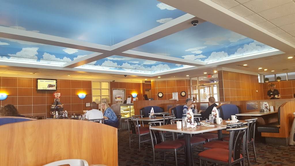 Russ Restaurant | restaurant | 2750 28th St SE, Grand Rapids, MI 49512, USA | 6169498631 OR +1 616-949-8631