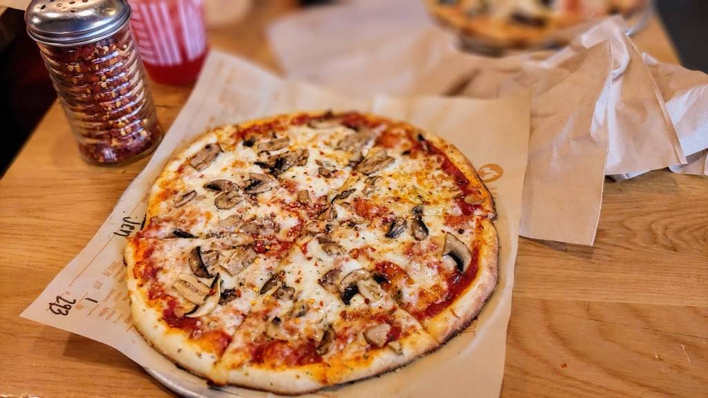 Blaze Pizza | meal takeaway | 8229 Dean Martin Dr Ste 115, Las Vegas, NV 89139, USA | 7027458288 OR +1 702-745-8288