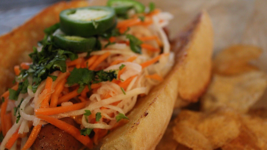 Rocket Dog Gourmet Brats & Brew- Clovis | restaurant | 1365 N Willow Ave #160, Clovis, CA 93619, USA | 5593218754 OR +1 559-321-8754