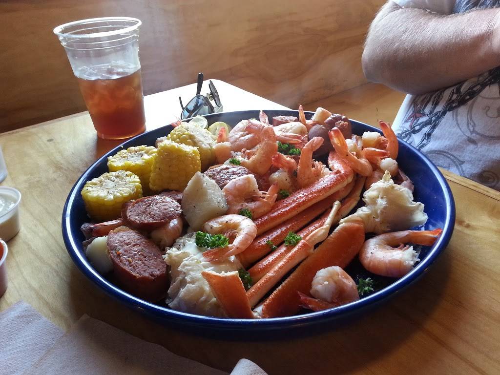 Hoochies | restaurant | 214 E Hickory St, Denton, TX 76201, USA | 9408080315 OR +1 940-808-0315