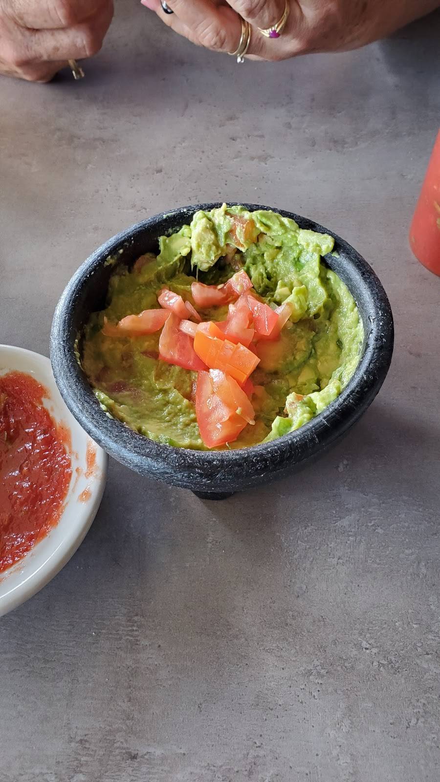 Guacamole Mexican Grill | restaurant | 2822 S Alafaya Trail Suite 195, Orlando, FL 32828, USA | 4078661350 OR +1 407-866-1350