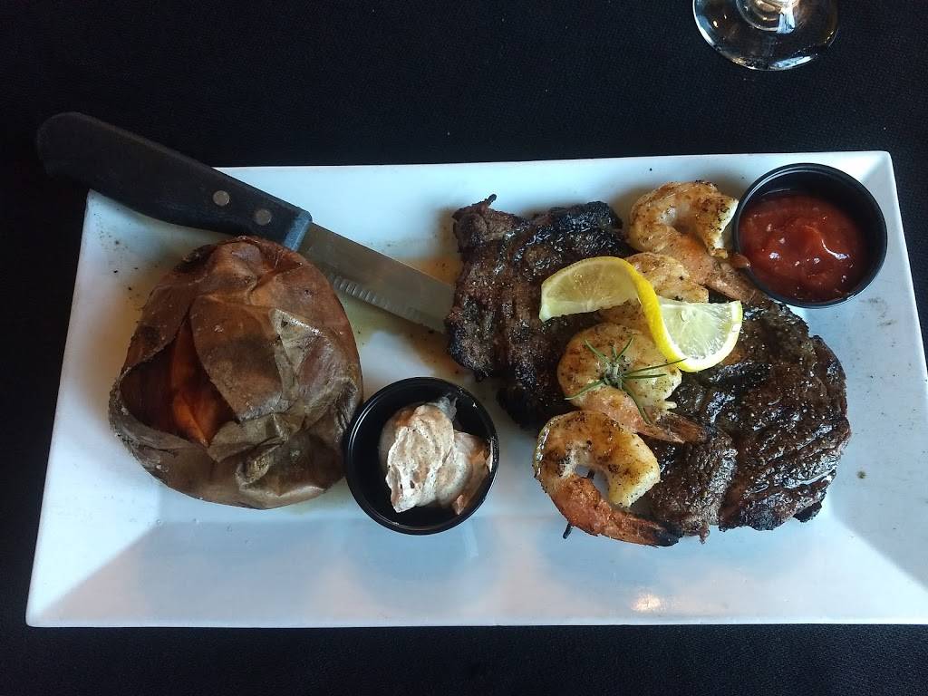 J.T.s at the Lavalette House | restaurant | 415 Main St, Gretna, VA 24557, USA | 4346562275 OR +1 434-656-2275