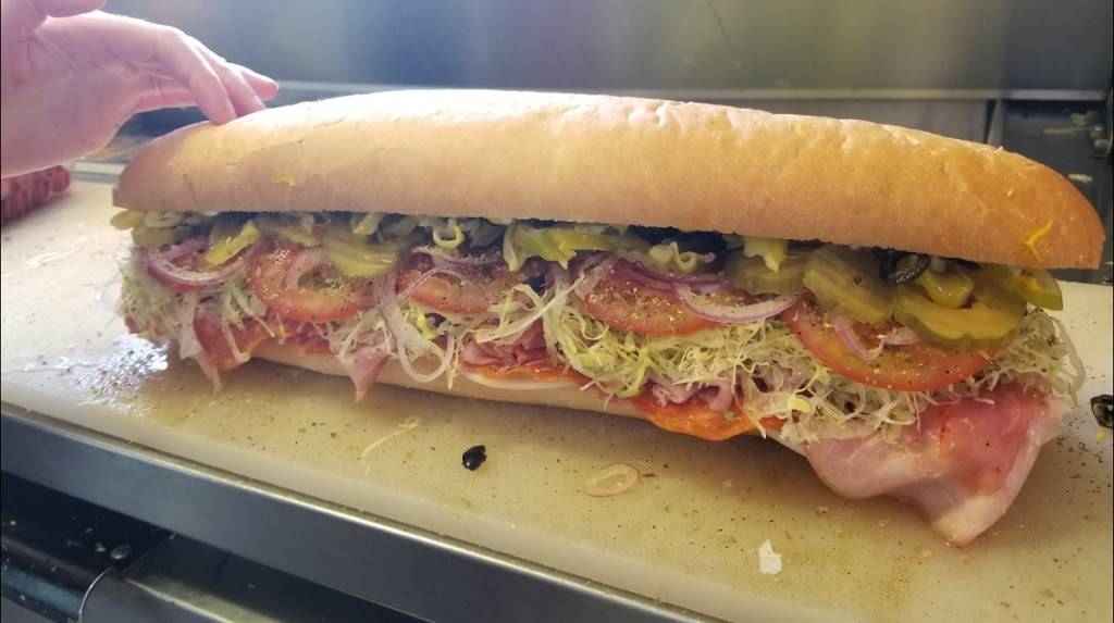 Route 33 Sandwich Co | restaurant | 700 Kern St, Taft, CA 93268, USA | 6617633333 OR +1 661-763-3333