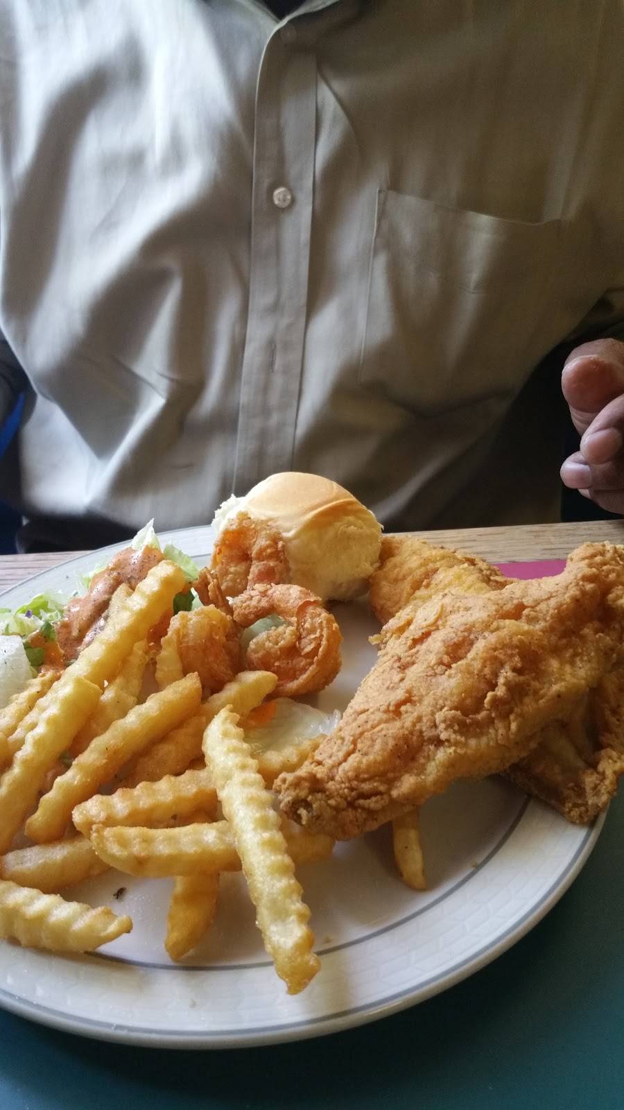 Big Johns Grill | restaurant | 1465 Gladys St, Beaumont, TX 77701, USA | 4098381585 OR +1 409-838-1585