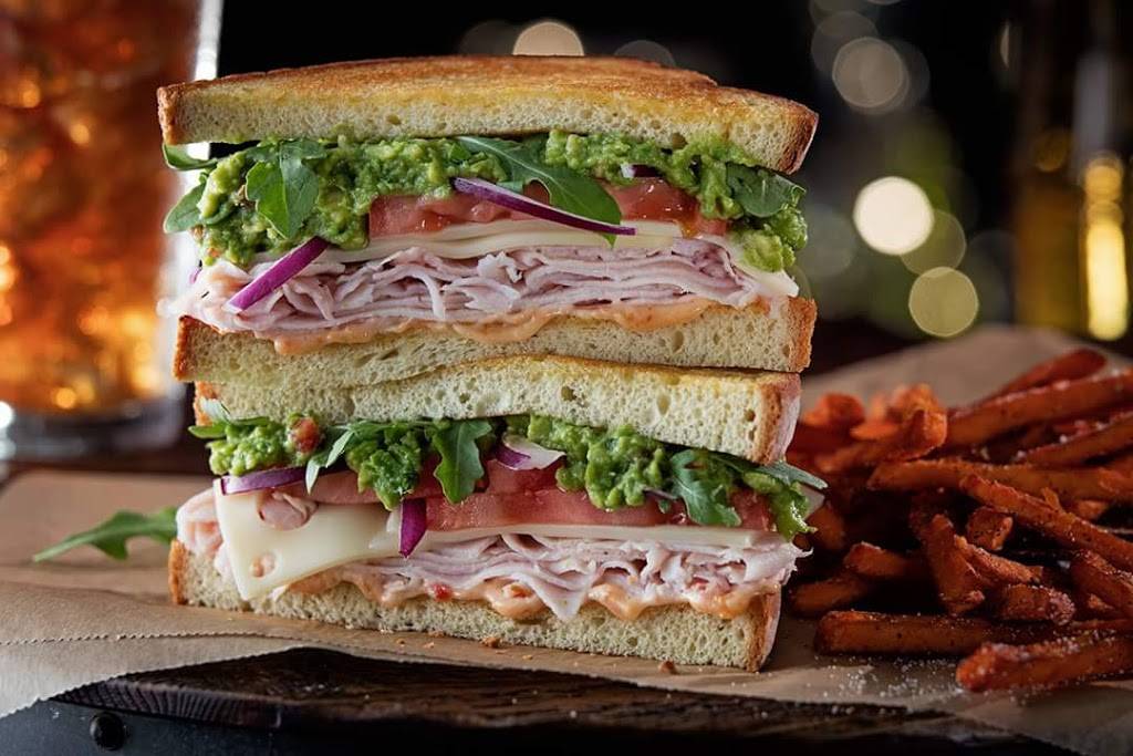 Twin Peaks Indianapolis | restaurant | 6880 E 82nd St, Indianapolis, IN 46250, USA | 3179130992 OR +1 317-913-0992