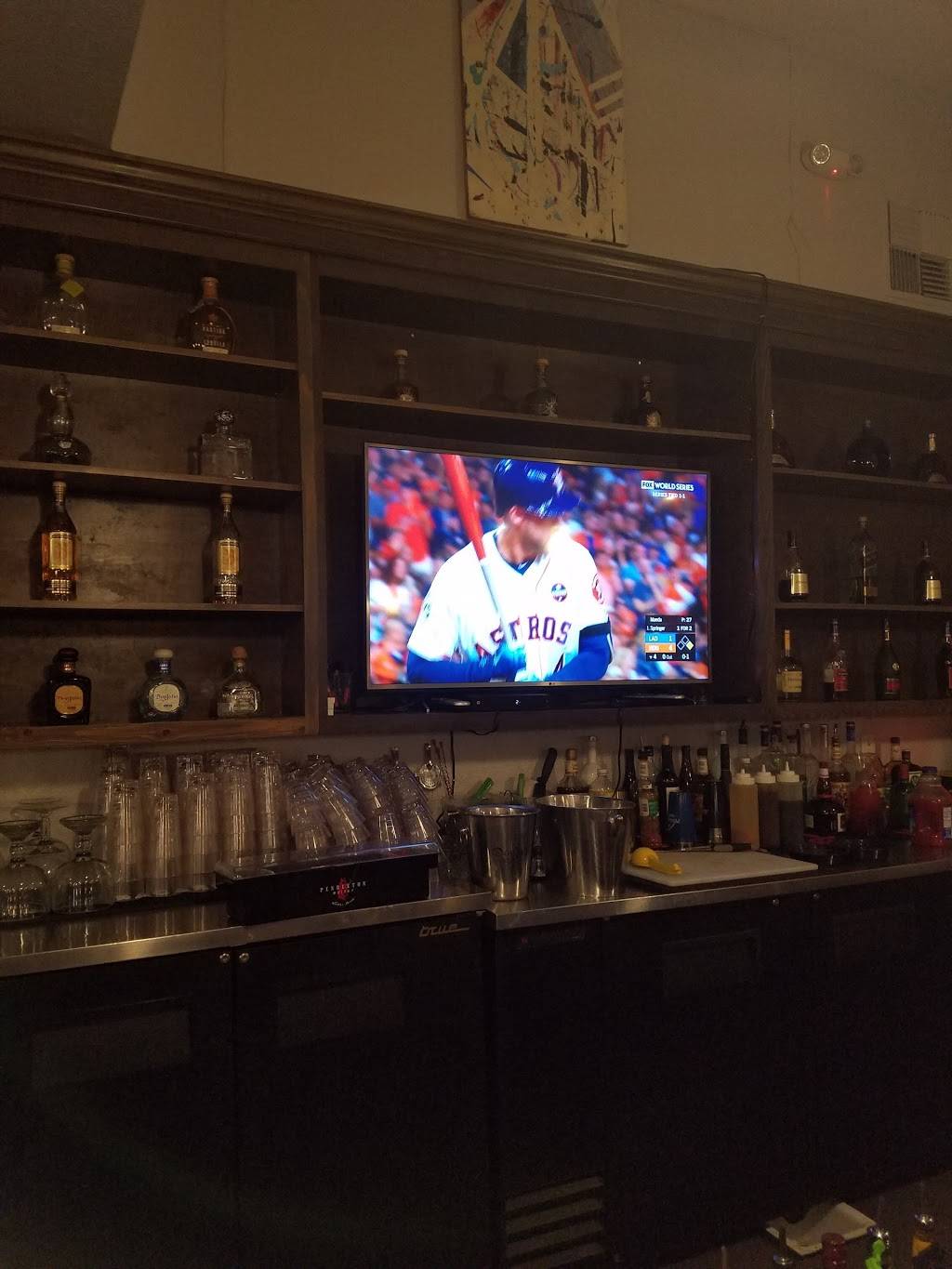 VIX Seafood & Sushi | restaurant | 7588 Monterey Rd, Gilroy, CA 95020, USA | 4086486797 OR +1 408-648-6797