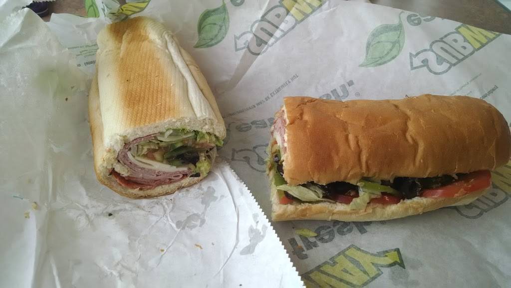 Subway Restaurants | restaurant | 544 Tenney St, Kewanee, IL 61443, USA | 3098547827 OR +1 309-854-7827