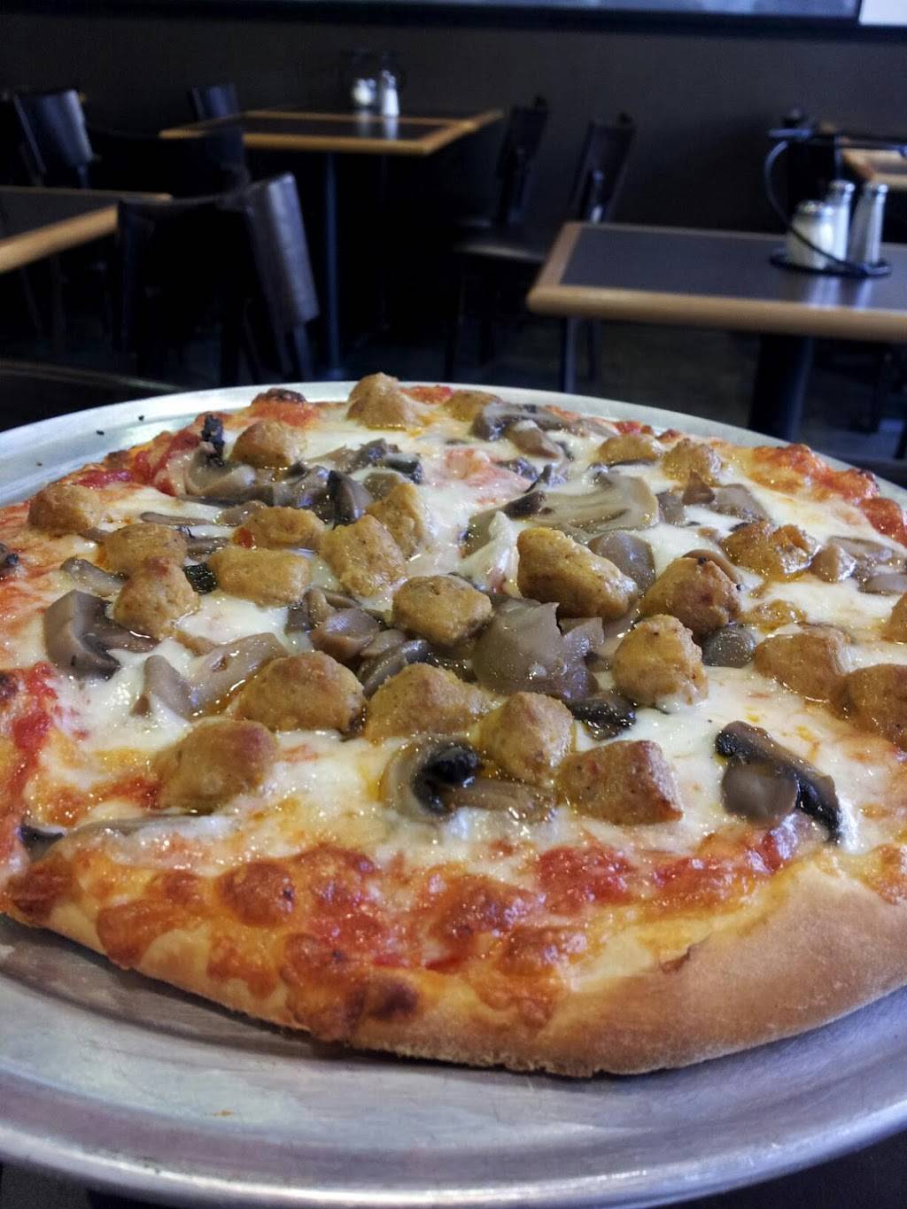 Manhattan Pizza | restaurant | 12975 Highland Crossing Dr C, Herndon, VA 20171, USA | 7034816580 OR +1 703-481-6580