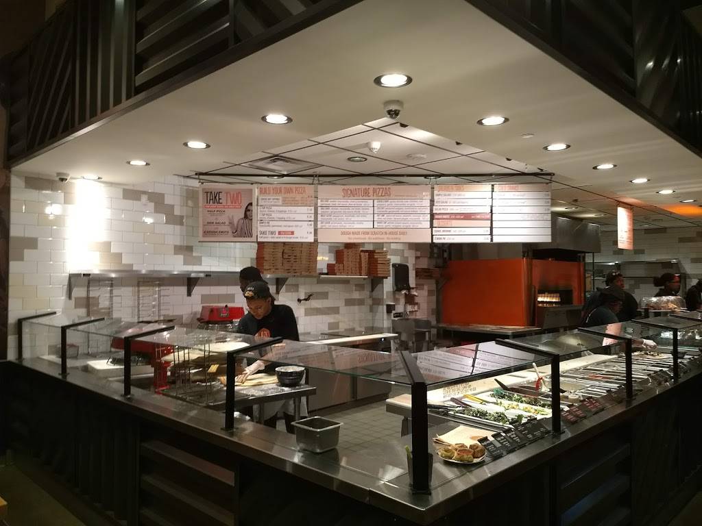 Blaze Pizza | meal takeaway | 280 Eisenhower Pkwy, Livingston, NJ 07039, USA | 9737861822 OR +1 973-786-1822