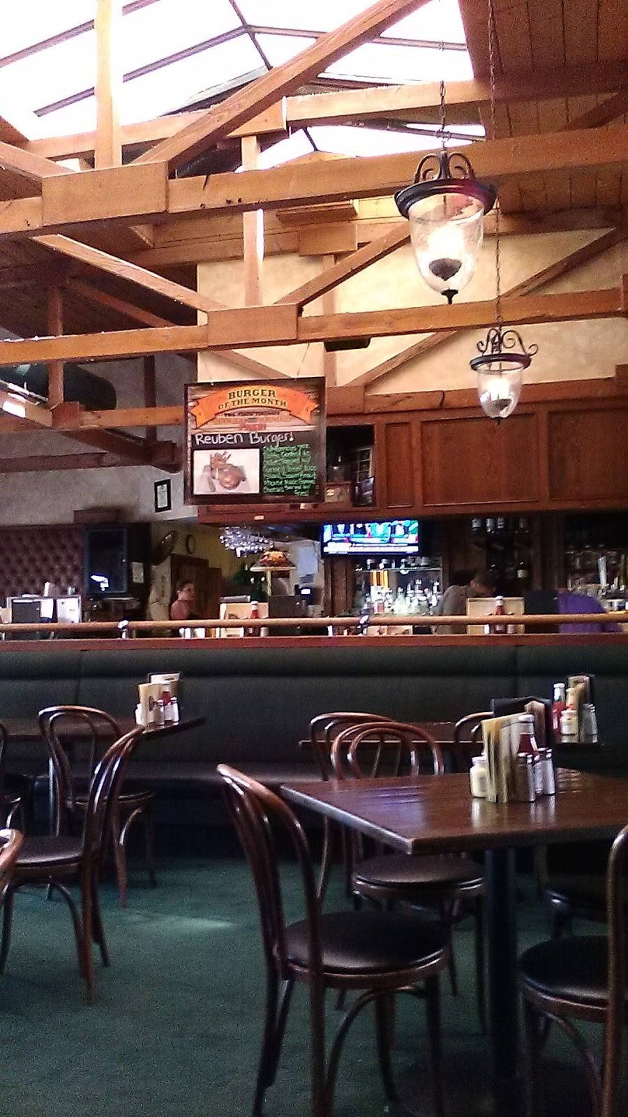 Hennesseys Tavern | restaurant | 2777 Roosevelt St, Carlsbad, CA 92008, USA | 7607296951 OR +1 760-729-6951