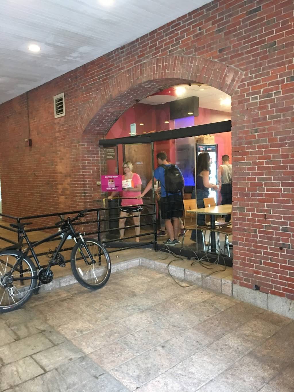 Dunkin | bakery | 100 1st Ave Building #39, Boston, MA 02129, USA | 6172867321 OR +1 617-286-7321