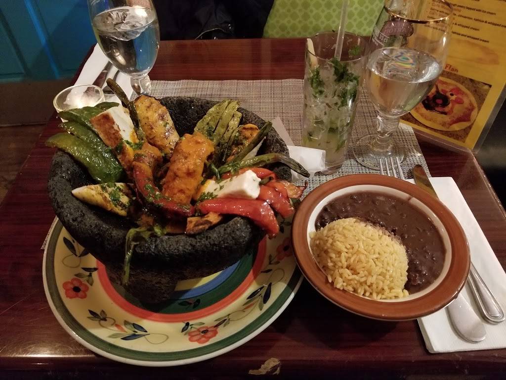 Los Pollitos III | restaurant | 2526, 499 Myrtle Ave, Brooklyn, NY 11205, USA | 3473538276 OR +1 347-353-8276