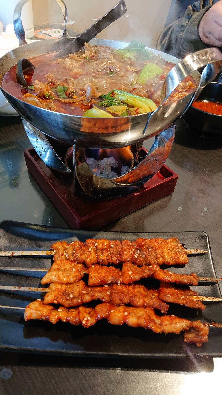 Eight Noodles | restaurant | 3309 Sheppard Ave E, Scarborough, ON M1T 3K2, Canada | 4164901888 OR +1 416-490-1888