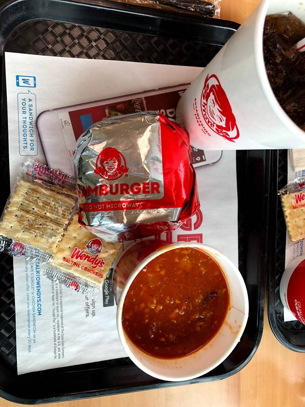 Wendys | restaurant | 525 Highland Springs Ave, Beaumont, CA 92223, USA | 9517696692 OR +1 951-769-6692