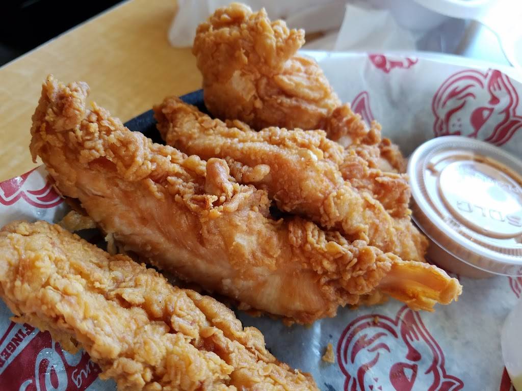 Raising Canes Chicken Fingers | meal takeaway | 825 Washington Ave SE #103, Minneapolis, MN 55414, USA | 6123783243 OR +1 612-378-3243
