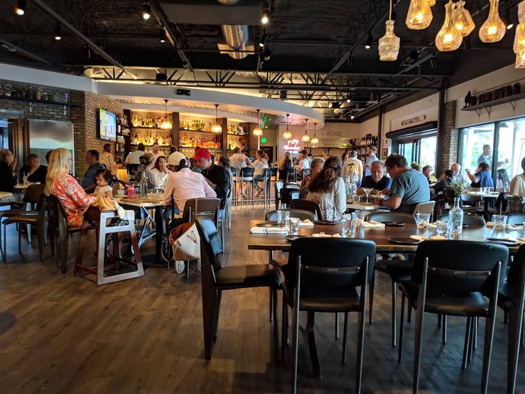District Table & Bar | restaurant | 4665 SE Dixie Hwy, Stuart, FL 34997, USA | 7723248357 OR +1 772-324-8357