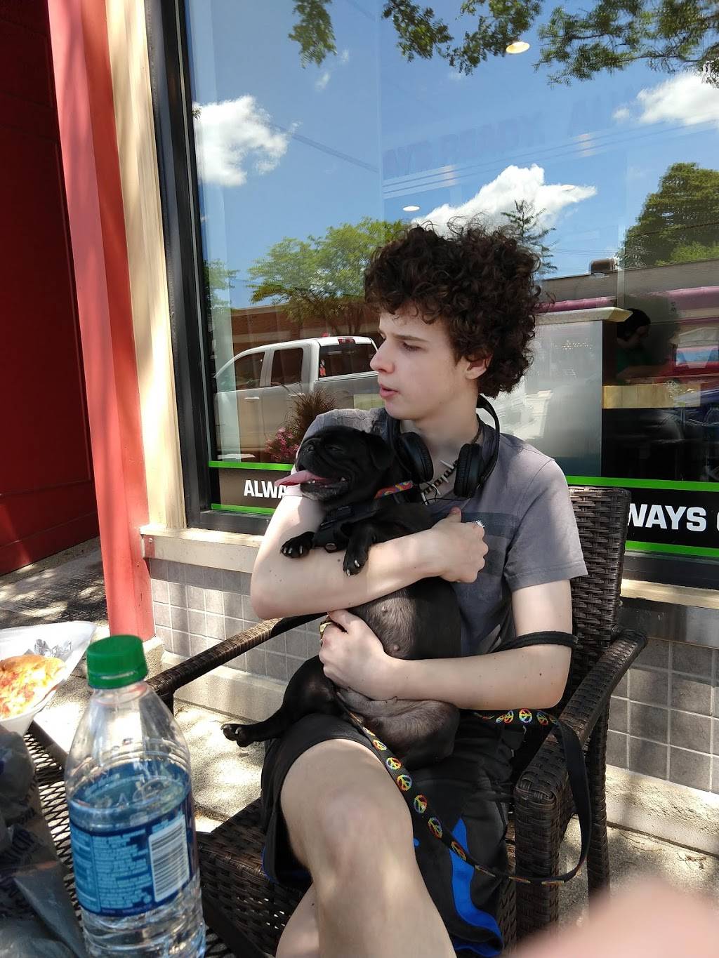 Guss Carryout Howell | meal takeaway | 210 W Grand River Ave, Howell, MI 48843, USA | 5175463270 OR +1 517-546-3270