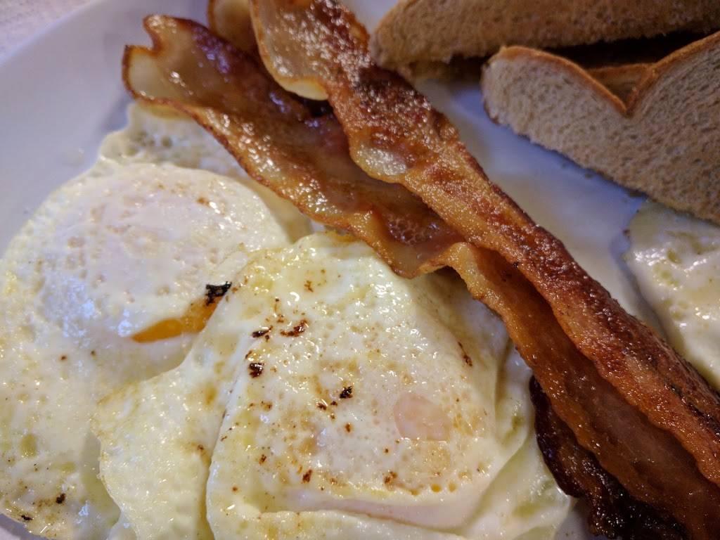 Marks Cafe | restaurant | 233 W Cumberland Rd, Brownstown, IL 62418, USA | 6184273629 OR +1 618-427-3629