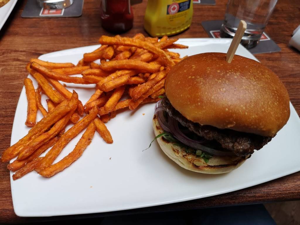 The Woodlawn Public House | restaurant | 1276 Yonge St, Toronto, ON M4T 1W5, Canada | 4169220404 OR +1 416-922-0404