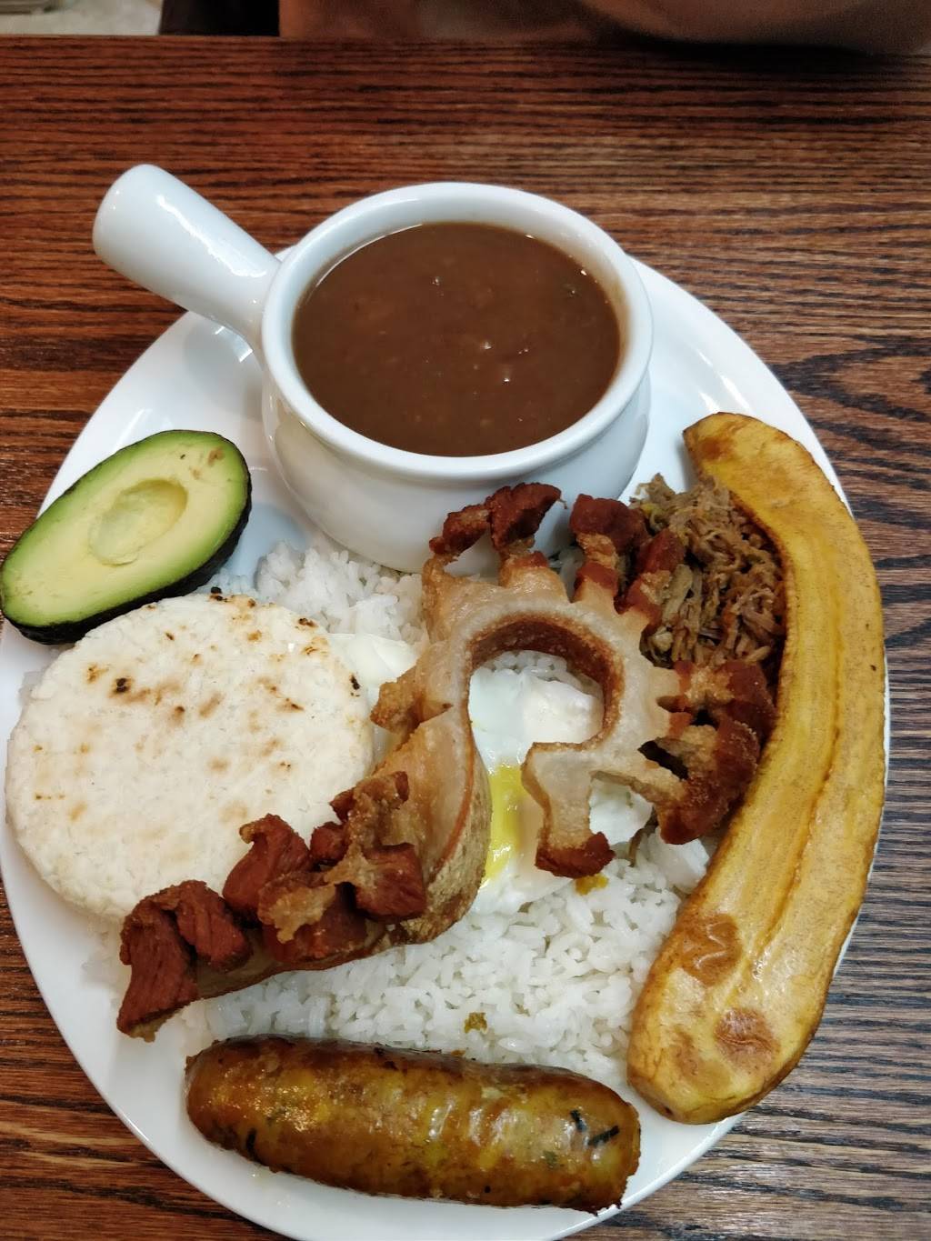 My Empanada | restaurant | 3085 Hurontario St #18a, Mississauga, ON L5A 4E4, Canada | 2892324385 OR +1 289-232-4385