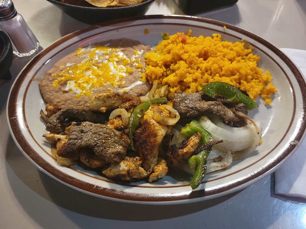 Hidalgos Restaurant | restaurant | 2020 S Bryant Blvd, San Angelo, TX 76903, USA | 3256583977 OR +1 325-658-3977