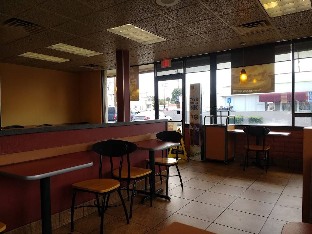 Jack in the Box | restaurant | 7264 Topanga Canyon Blvd, Canoga Park, CA 91303, USA | 8183478353 OR +1 818-347-8353